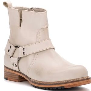 Size 6.5 Ladies Juniors Women’s Girls CreamMorgan Biker Boot By VINTAGE FOUNDRY